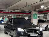 Mercedes-Benz S 560 2017 года за 36 000 000 тг. в Астана – фото 2