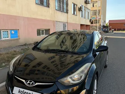 Hyundai Elantra 2015 года за 4 000 000 тг. в Атырау – фото 3