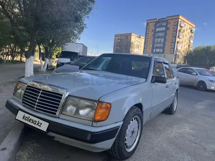 Mercedes-Benz E 230 1992 года за 1 348 000 тг. в Актобе – фото 3