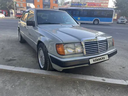 Mercedes-Benz E 230 1992 года за 1 348 000 тг. в Актобе – фото 4