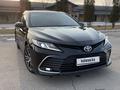 Toyota Camry 2021 года за 15 500 000 тг. в Алматы – фото 26