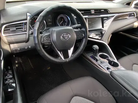 Toyota Camry 2019 года за 12 960 000 тг. в Алматы – фото 8