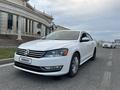 Volkswagen Passat 2013 года за 4 100 000 тг. в Атырау – фото 2