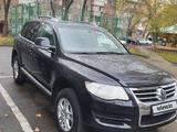 Volkswagen Touareg 2007 годаүшін5 700 000 тг. в Алматы