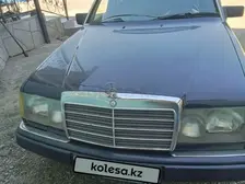 Mercedes-Benz E-Class, 1992