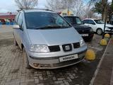SEAT Alhambra 2003 года за 3 200 000 тг. в Уральск – фото 2
