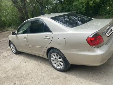 Toyota Camry 2005 года за 4 200 000 тг. в Усть-Каменогорск – фото 3