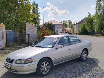 Toyota Camry 2000 года за 3 700 000 тг. в Астана