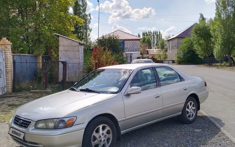 Toyota Camry 2000 года за 3 700 000 тг. в Астана
