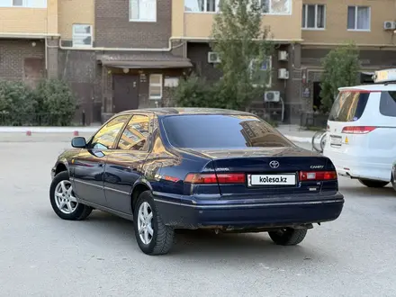 Toyota Camry 2000 года за 3 850 000 тг. в Актобе – фото 4