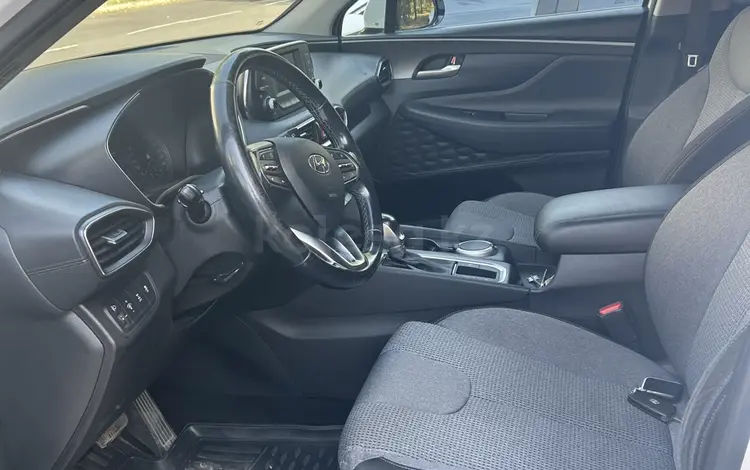 Hyundai Santa Fe 2020 года за 9 700 000 тг. в Алматы
