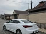 Hyundai Elantra 2019 года за 8 500 000 тг. в Шымкент – фото 2