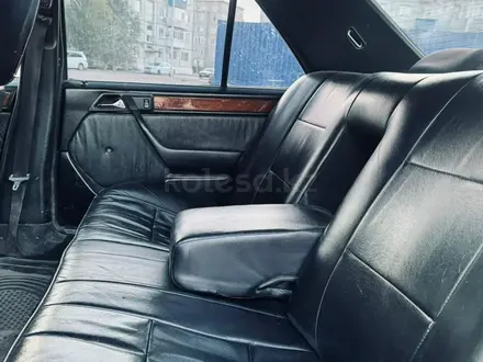 Mercedes-Benz E 300 1989 года за 800 000 тг. в Караганда – фото 7