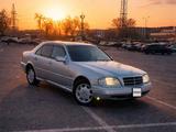 Mercedes-Benz C 220 1995 годаүшін1 800 000 тг. в Алматы – фото 2