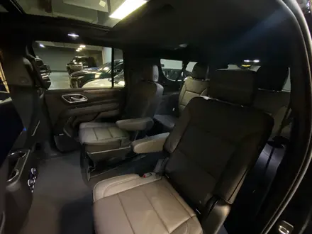 Chevrolet Suburban 2023 года за 44 900 000 тг. в Алматы – фото 31