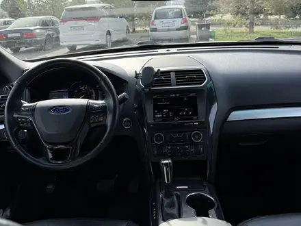 Ford Explorer 2016 года за 15 300 000 тг. в Алматы – фото 13
