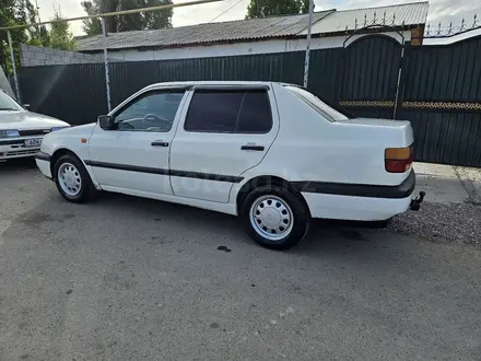 Volkswagen Vento 1995 года за 1 500 000 тг. в Сарыозек