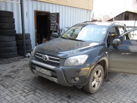 Авточехлы из экокожи ромб для Toyota Rav 4 с 2006-2012г. за 47 000 тг. в Алматы – фото 8