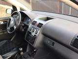 Volkswagen Touran 2007 годаүшін3 500 000 тг. в Атырау – фото 2