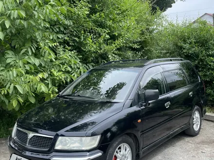 Mitsubishi Chariot 1998 года за 2 000 000 тг. в Алматы – фото 27