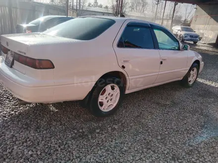 Toyota Camry 1998 года за 2 950 000 тг. в Алматы – фото 4