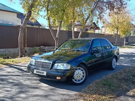 Mercedes-Benz C 280 1994 года за 2 400 000 тг. в Караганда