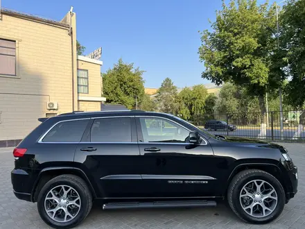 Jeep Grand Cherokee 2018 года за 18 000 000 тг. в Актау – фото 4