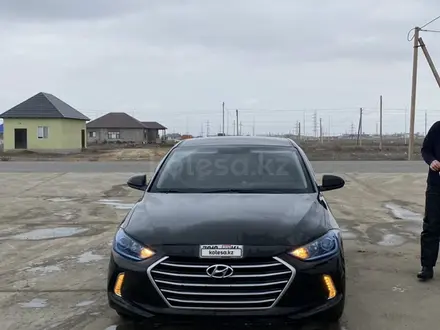 Hyundai Elantra 2017 года за 5 500 000 тг. в Атырау – фото 3