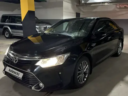 Toyota Camry 2017 года за 13 500 000 тг. в Астана – фото 2