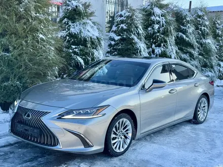 Lexus ES 250 2021 года за 23 500 000 тг. в Шымкент