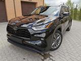 Toyota Highlander 2021 года за 28 500 000 тг. в Караганда