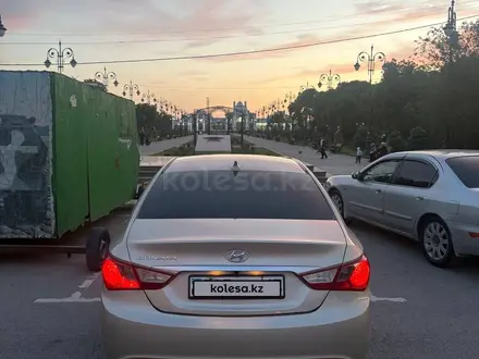 Hyundai Sonata 2010 года за 4 500 000 тг. в Шымкент – фото 2