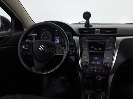 Suzuki Kizashi 2011 года за 3 990 000 тг. в Астана – фото 16