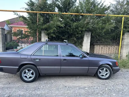 Mercedes-Benz E 230 1992 года за 2 000 000 тг. в Алматы – фото 5