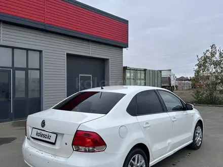 Volkswagen Polo 2013 года за 3 700 000 тг. в Атырау – фото 2