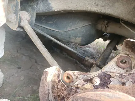 Ниссан примера P10, запчасти по кузову за 1 000 тг. в Актобе – фото 16