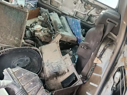 Ниссан примера P10, запчасти по кузову за 1 000 тг. в Актобе – фото 15