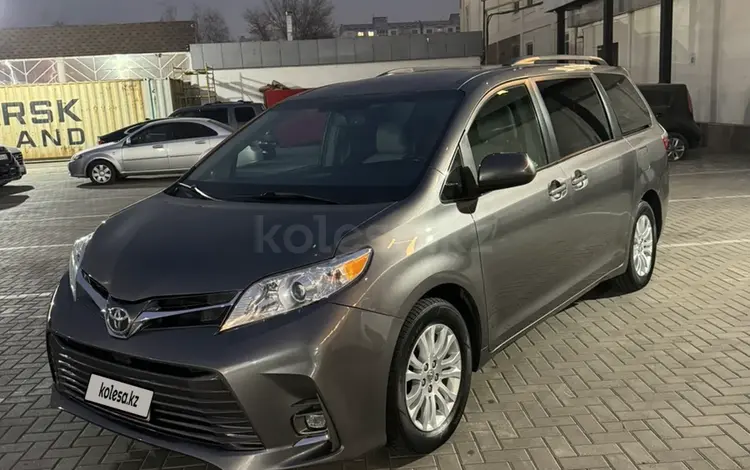 Toyota Sienna 2017 годаүшін14 500 000 тг. в Алматы
