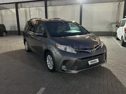 Toyota Sienna 2017 года за 14 500 000 тг. в Алматы – фото 2