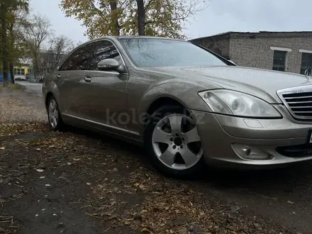 Mercedes-Benz S 500 2005 года за 5 500 000 тг. в Петропавловск – фото 2