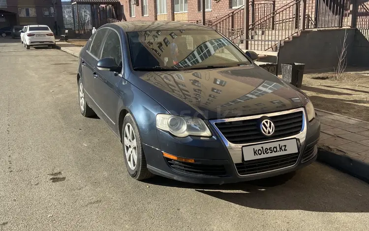 Volkswagen Passat 2006 годаүшін2 300 000 тг. в Атырау