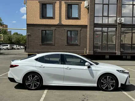 Toyota Camry 2024 года за 17 100 000 тг. в Уральск – фото 3