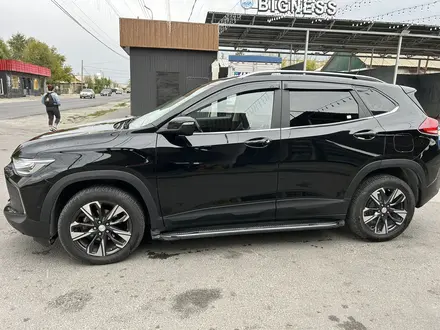 Chevrolet Tracker 2023 года за 9 800 000 тг. в Шымкент – фото 2