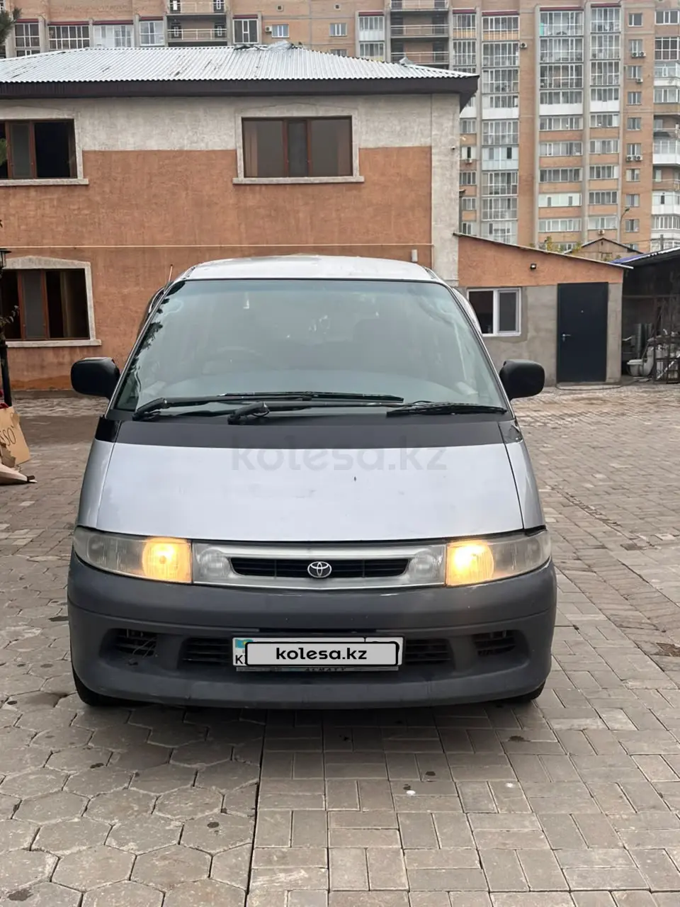 Toyota Estima, 1996