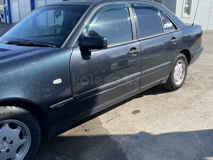 Mercedes-Benz E 230 1997 года за 1 900 000 тг. в Кокшетау – фото 4