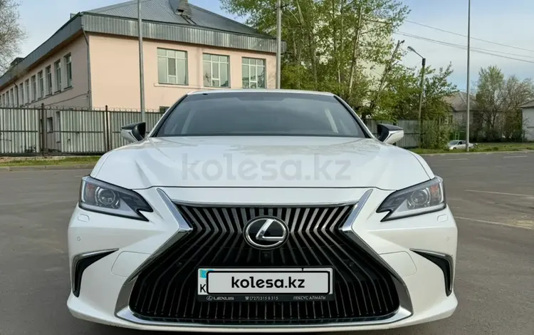 Lexus ES 250 2021 года за 23 500 000 тг. в Астана