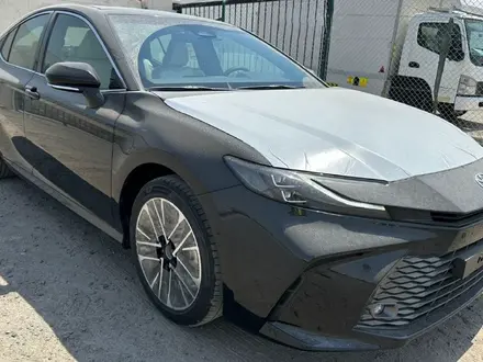 Toyota Camry 2024 года за 22 300 000 тг. в Семей