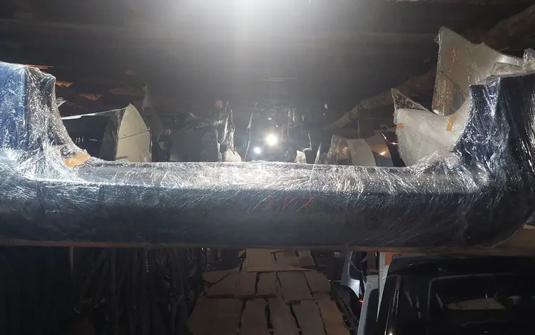 Бампер задний за 35 000 тг. в Алматы