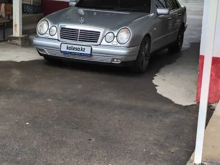 Mercedes-Benz E 320 1998 года за 4 500 000 тг. в Шымкент – фото 22
