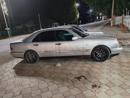 Mercedes-Benz E 320 1998 года за 4 500 000 тг. в Шымкент – фото 24